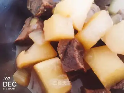 Red roast beef radish