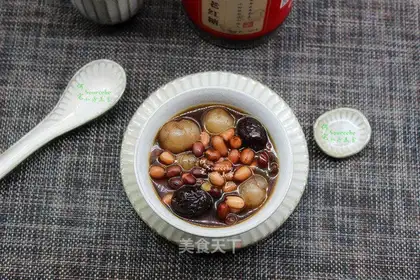Four red soups in winter