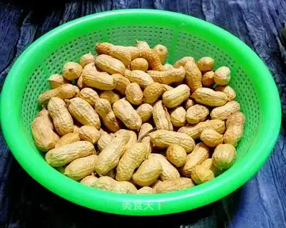 Roast peanuts