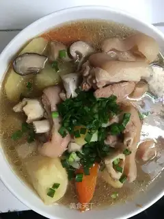 Pig hoof soup