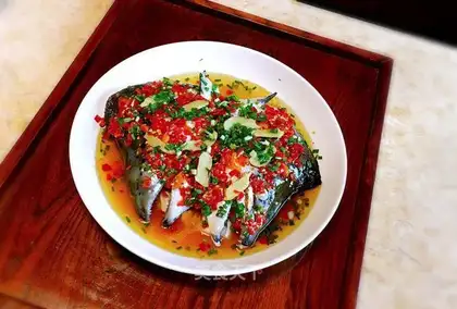 Pepper cutter salmon head