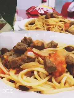 Tomato steak pasta