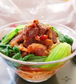 Red beef noodles