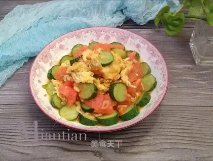 Cucumber tomato fried eggs
