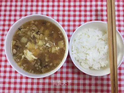 The fragrance of three fresh potatoes soup