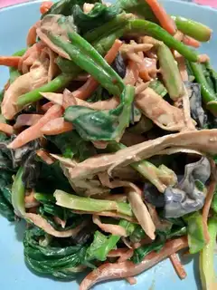 Smelt gravy spinach