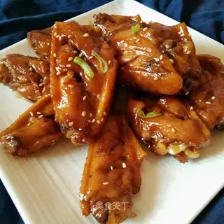 Red chicken wings
