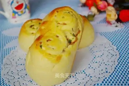 Onion ham bread