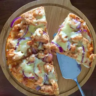 A chicken pizza in Orleans