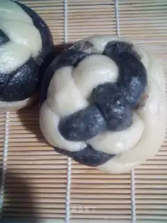 The embroidery bun