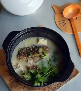 Cinnamon, white fish, tofu soup
