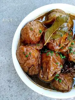 Noodles and meat