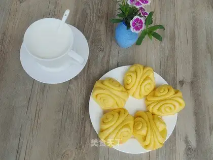 Pumpkin buns