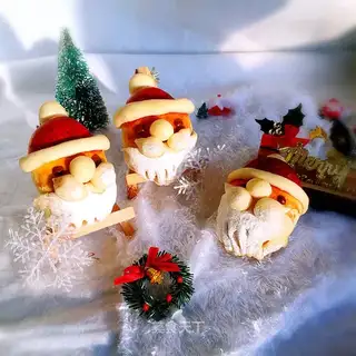 Santa Claus Rosebread