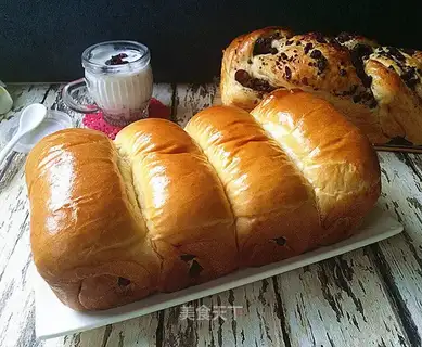 Red Bean Lotus Bread