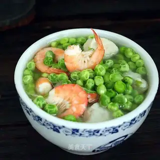Pea-shrimp soup