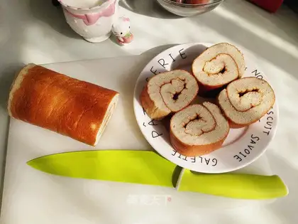 Banana cake roll