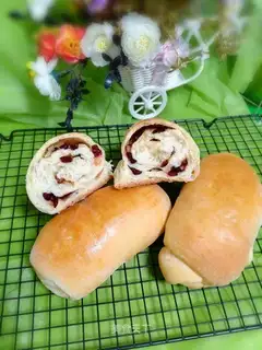 Cranberry rolls