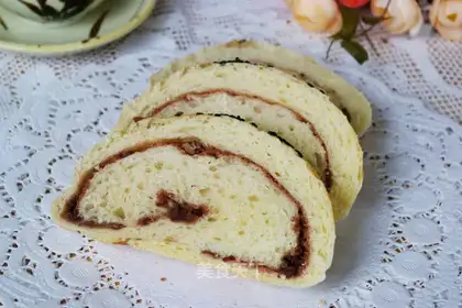 Bean roll bread