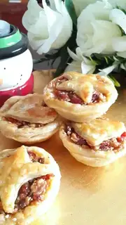 Christmas fruit pie