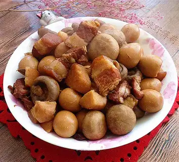 Snack of taro and egg