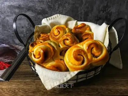 Bacon cheese rolls