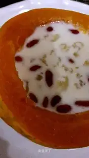 Pumpkin's making snow clams