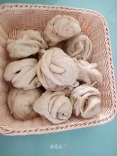 All wheat onion rolls