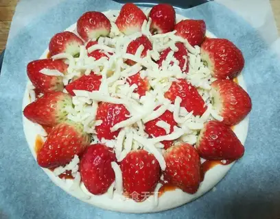 Strawberry pizza