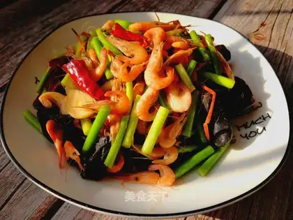 Shrimp with garlic mollusks