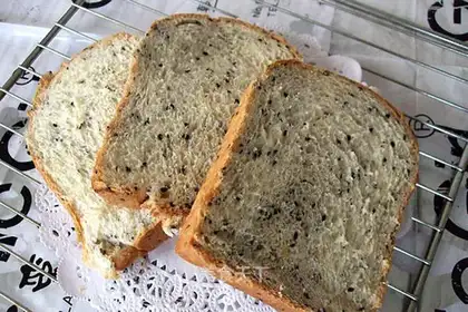 Black sesame toast