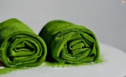 A tea towel roll