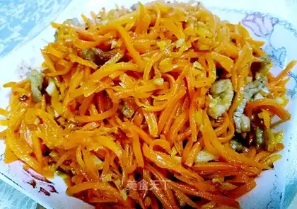 Garlic carrots, fried meat