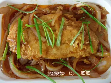 Fried chicken chop with onions