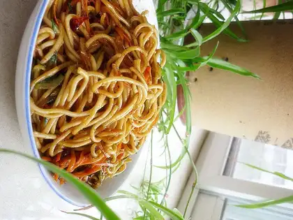 Home-cooked fried noodles
