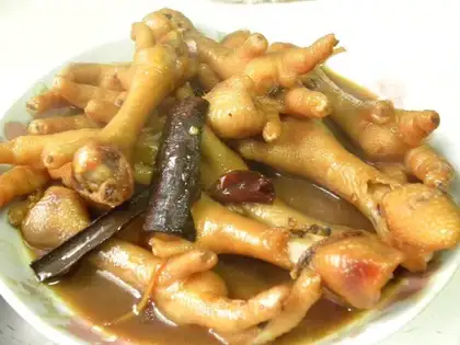 Spiced chicken feet