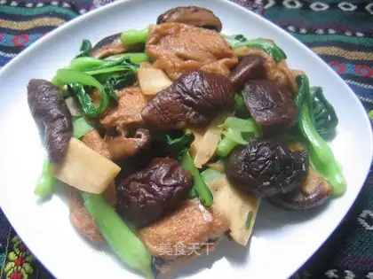 Braised gluten with bamboo shoots and mushrooms