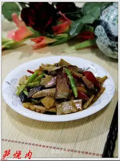 Roasted pork with bamboo shoots
