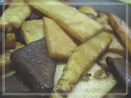 stir-fried tongue with bitter bamboo shoots