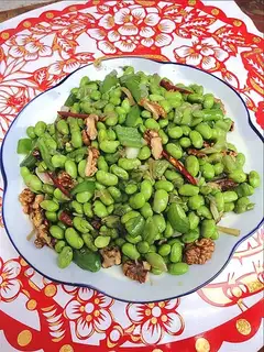 stir-fried walnuts with green beans