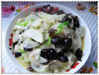 stir-fried gourd with fungus