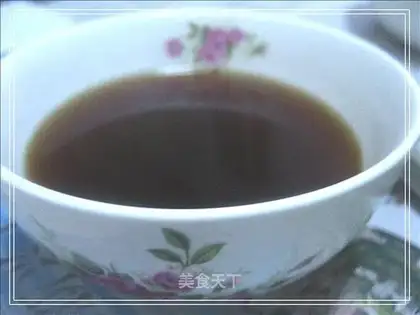 Self-made herbal tea for relieving cough and moistening lung
