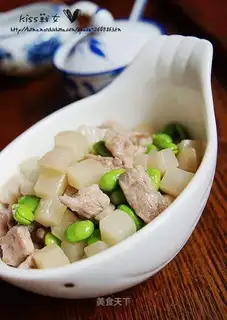 stir-fried diced pork with edamame and pickles