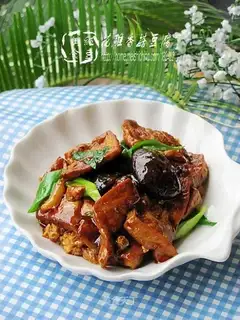 Carved mushroom tofu