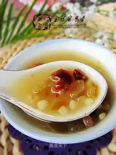 Golden silk candied jujube soup
