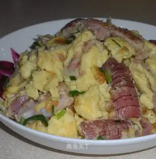 Scrambled eggs with shrimp and shrimp