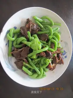 Cowpea cold and stewed chicken gizzards