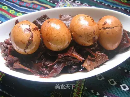 Dried plum vegetables, dried bamboo shoots and stewed eggs