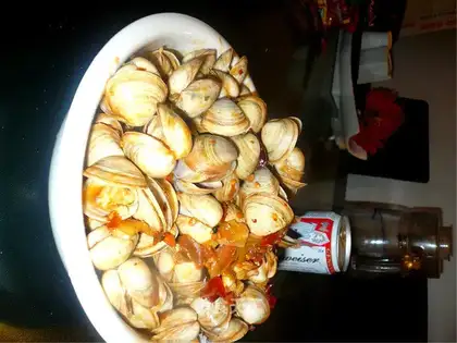stir-fried white clams with spicy sauce