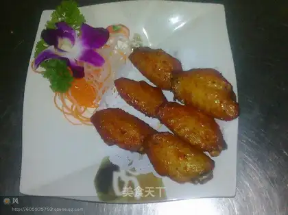 Crispy fried chicken wings